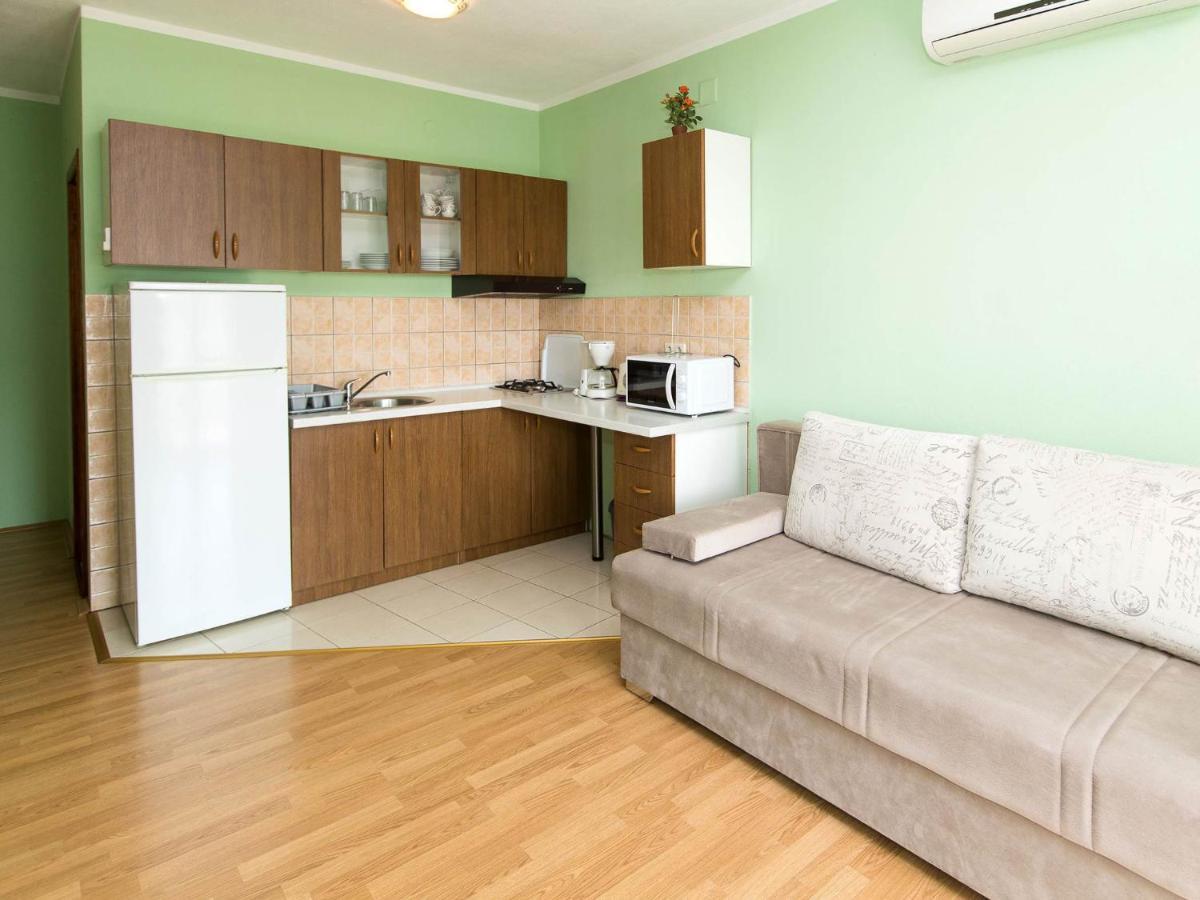 Apartment Nikol - CKV123 Crikvenica Buitenkant foto